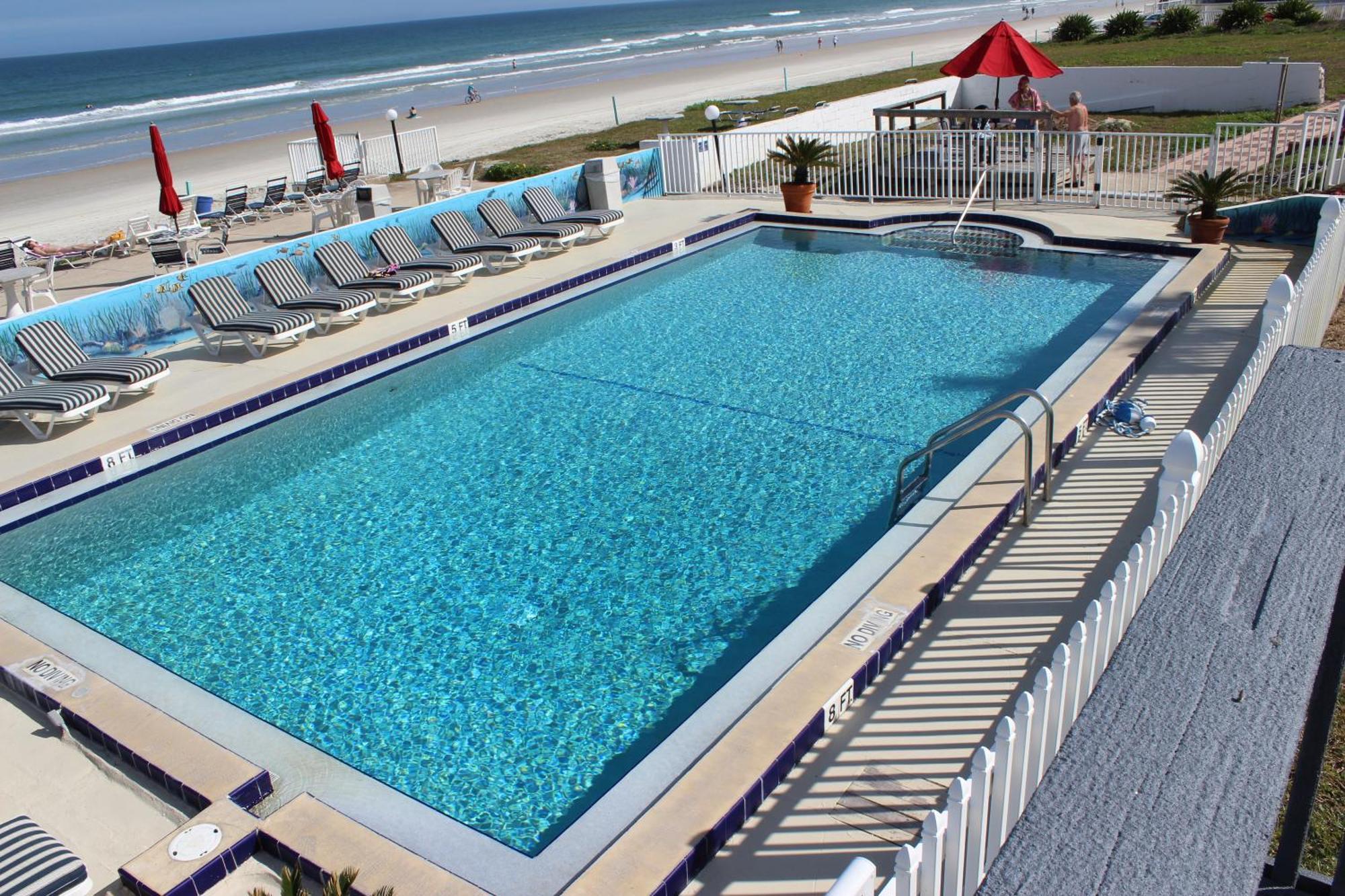 Shoreline Suites & Cabana Cottages - Beachfront Дейтона-Бич Экстерьер фото