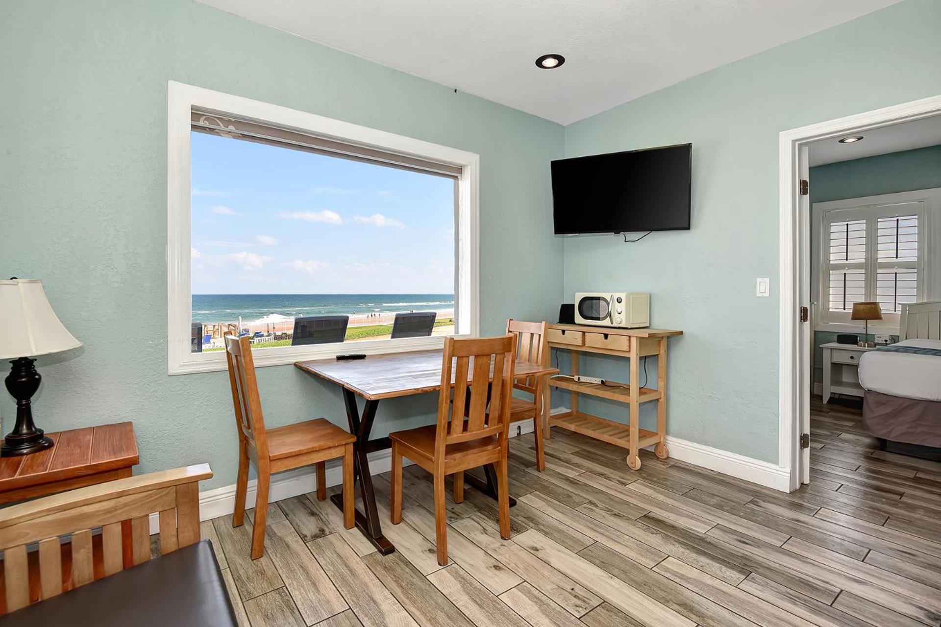 Shoreline Suites & Cabana Cottages - Beachfront Дейтона-Бич Экстерьер фото