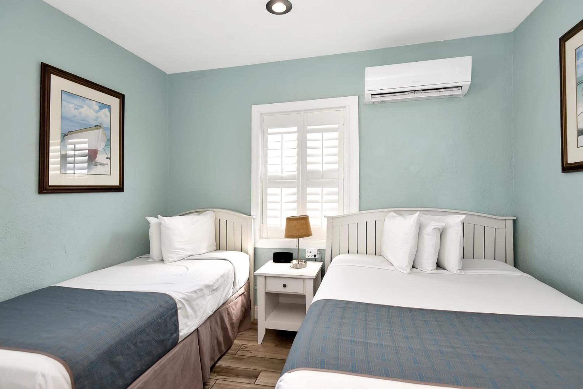 Shoreline Suites & Cabana Cottages - Beachfront Дейтона-Бич Экстерьер фото